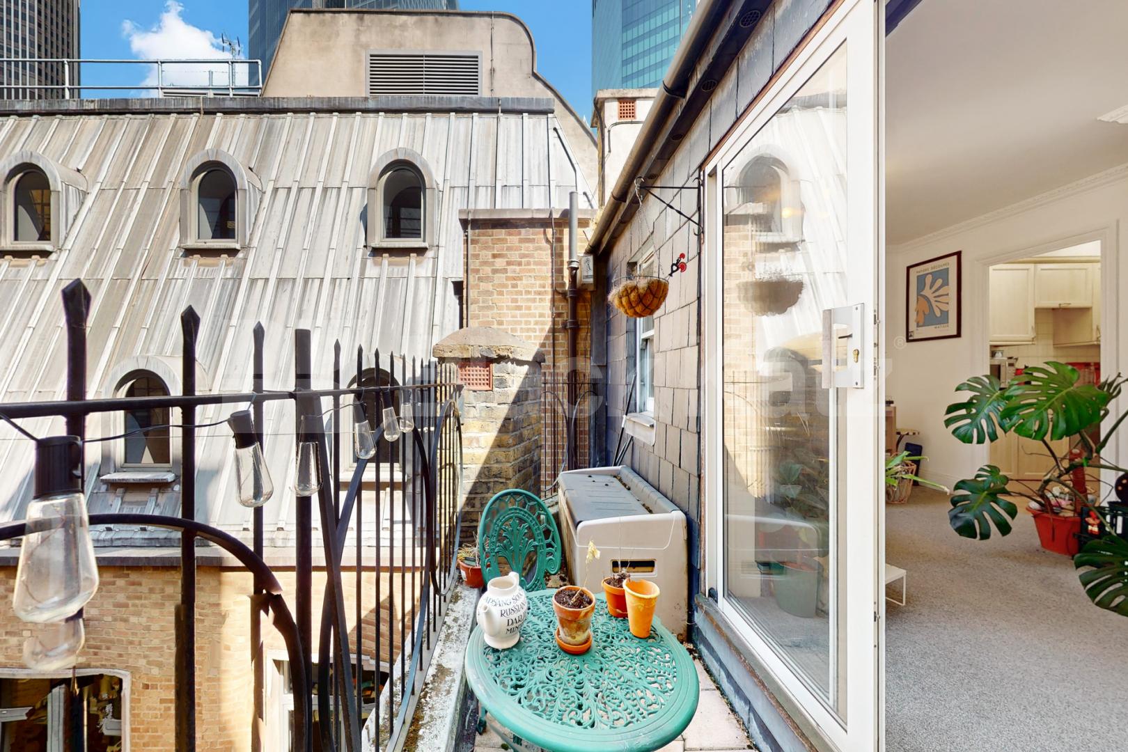 perfectly located within the financial district in City Of London area Cornhill, City Of London